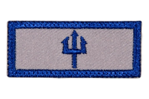 Sea Badge Knot One Trident Blue on Gray