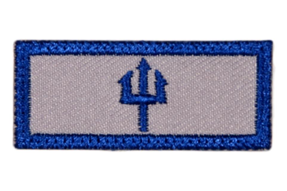 Sea Badge Knot One Trident Blue on Gray